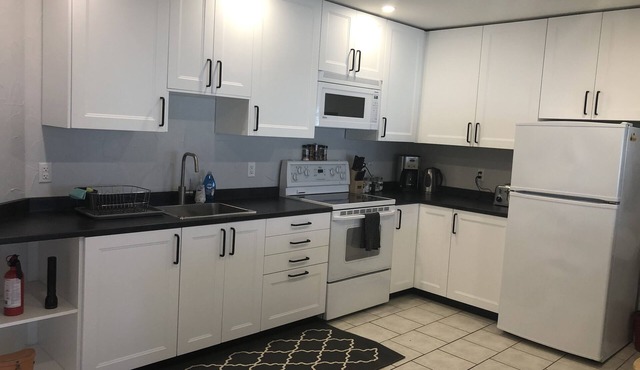LakeView w/kitchen 10min to Penticton