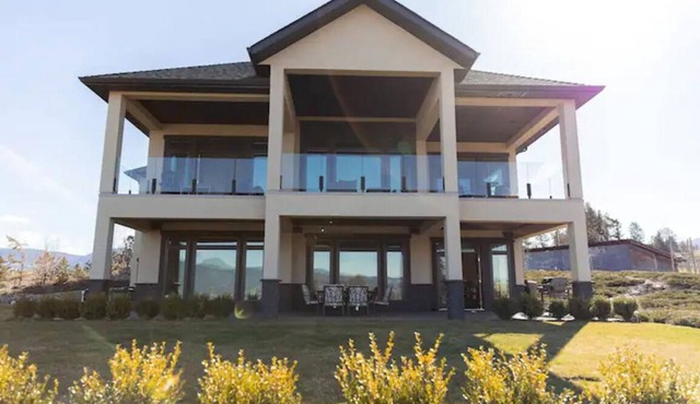 Large Cozy Luxurious Home