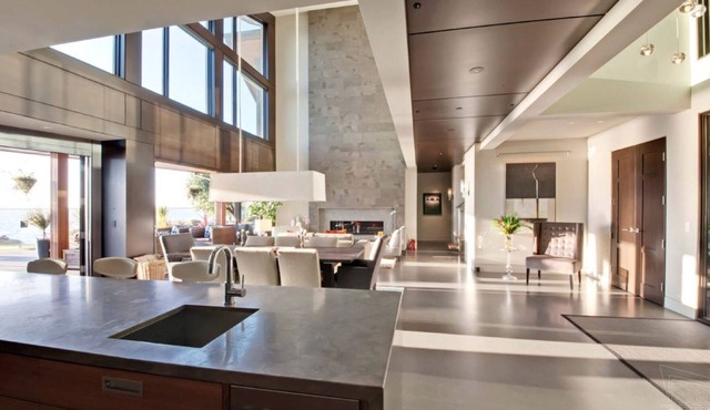 Large modern Luxury Oceanfront house, directly on the beach