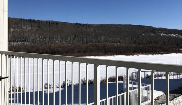 Last-minute Discounts! 2Bed 2Bath on the River - Convenient Central Location!