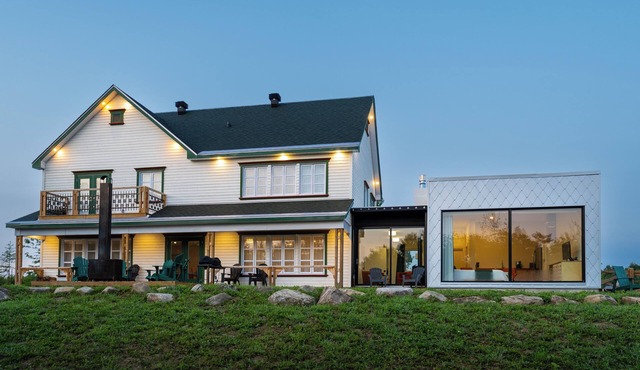 Le Baluchon Eco-Retreat | 6 Queens + 1 King | Saint-Paulin Getaway