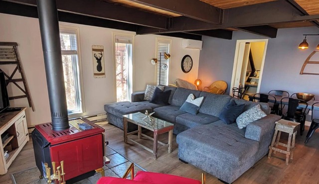 Le Nid | Terrace & BBQ | Swimming pool & Sauna | AC | Indoor Fireplace