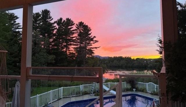 Le Rez de Jardin au bord de l'eau à Magog