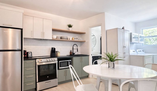 Little Gem | 2 Beds | AC | 5 min Downtown