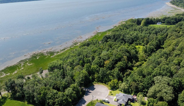 LITTLE PARADISE IN NEUVILLE, NATURE AND TRANQUILITY