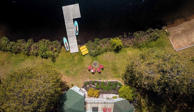 Little paradise; Lake, paddle & bonfire