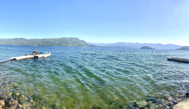 Little Piece of Paradise - Semi-Waterfront