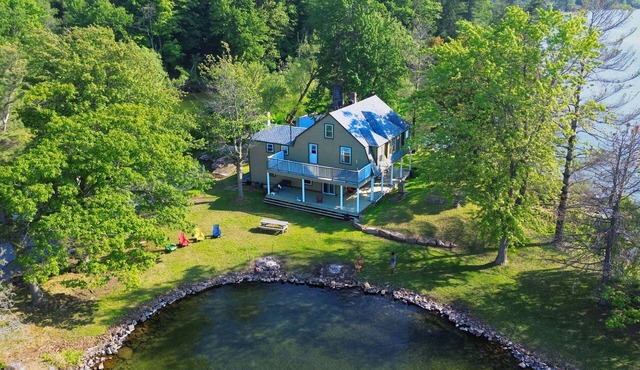 Live at the St Lawrence river on your family friendly private island