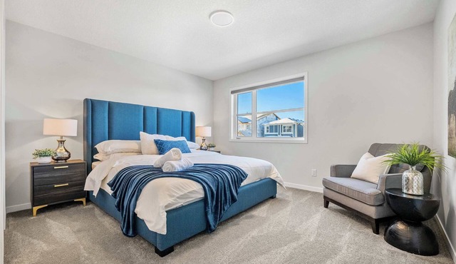 Livingston House + Free Parking + YYC 15 Min