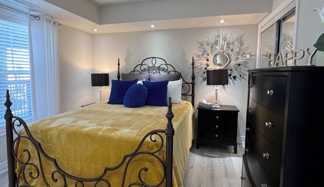 Located on 2nd Floor of Condo, Entire Apt, Free Wifi, Free Parking