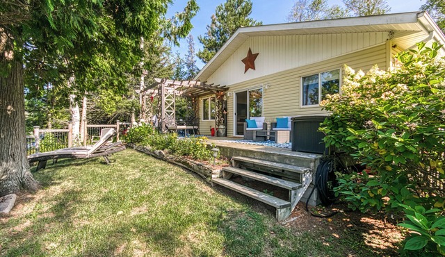 Located on beautiful Geneva Lake in Cartier, one hour from Sudbury!