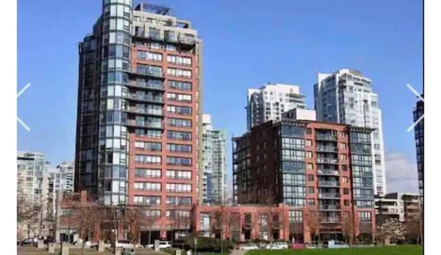 Location! location! Beautiful condo in the heart of Yaletown