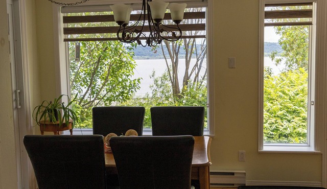 Lodging Petit Séjour water view. Families and pets welcome!