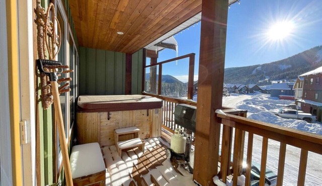 Lots of Beds - In the Village - Hot Tub