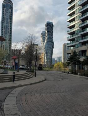 Lovely 1 bedroom Condo Downtown Mississauga Square One
