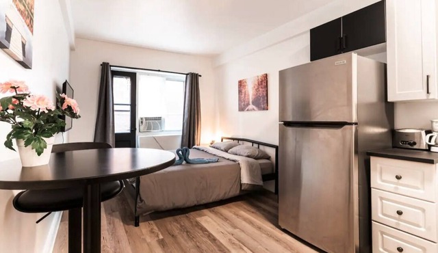 Lovely Brand New Studio w/AC & Balcony