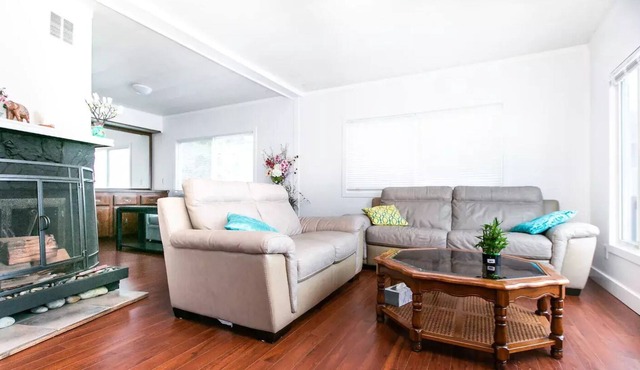 LOVELY HOME WlTH OCEAN VlEWS
