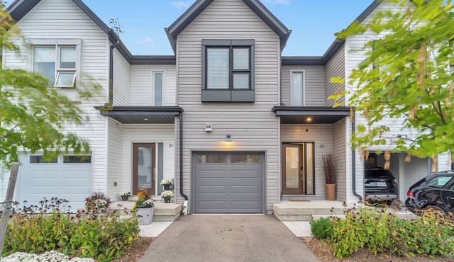Lovely Townhouse. 5 min Fairway Station.12 min Conestoga College.14 min Waterloo