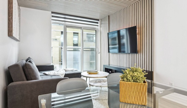 Lux Apt Yorkville 2bed 2bath Gym