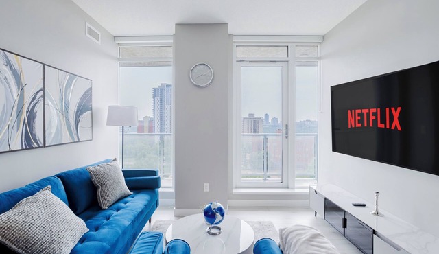 Lux Getaway Dt, King Bed, Near River Valley