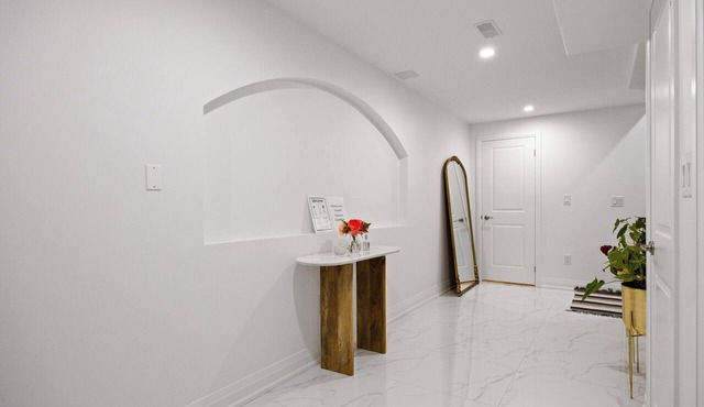 Luxe & Cozy: Stylish Apartment in Caledon