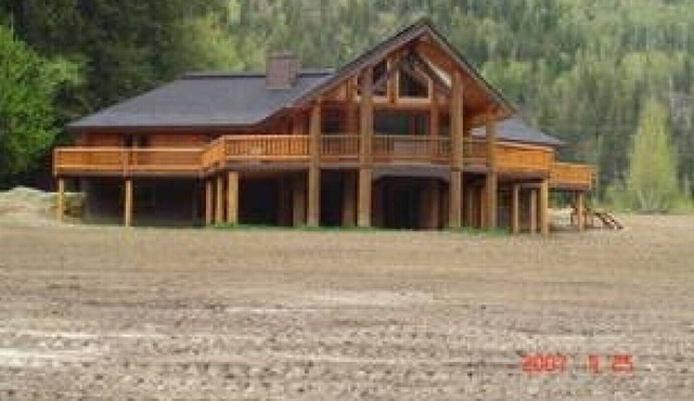Luxurious Log Cabin with 20 Acres to Play in, on the Eagle River.