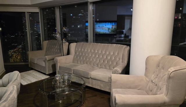 Luxury 2-Bedroom Condo with Stunning Lake Views – Prime Downtown Location!
