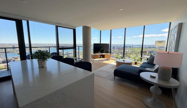 Luxury 2BR 2BA Penthouse with panoramic water view