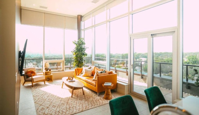 Luxury 2BR Penthouse Apt In Central Halifax