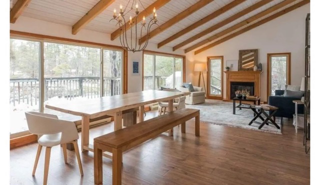 Luxury 4 Season Cottage on Prestigious Stoney Lake