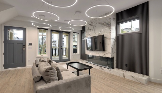 Luxury Beach House Perfect for Families - Sunset Beach Retreat!