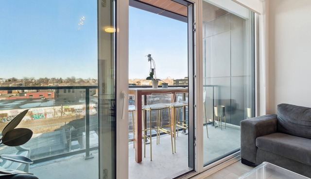 Luxury Central 2bed| Parking | Gym