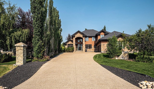 Luxury Haven in Alberta!