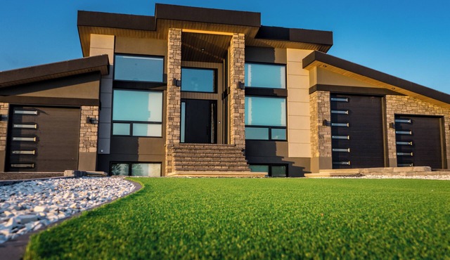 "Luxury Meets Nature: Trendy 2-Bedroom Studio in Scenic Oasis