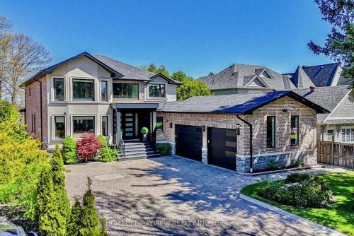 Luxury Modern Retreat in Richmond Hill