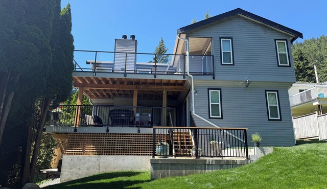 Luxury North Vancouver Mountain Retreat