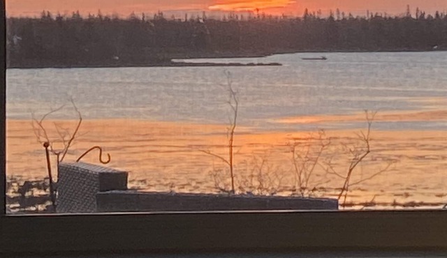 Luxury Stay on the Bay - Waterview Minutes From Peis Best Beaches