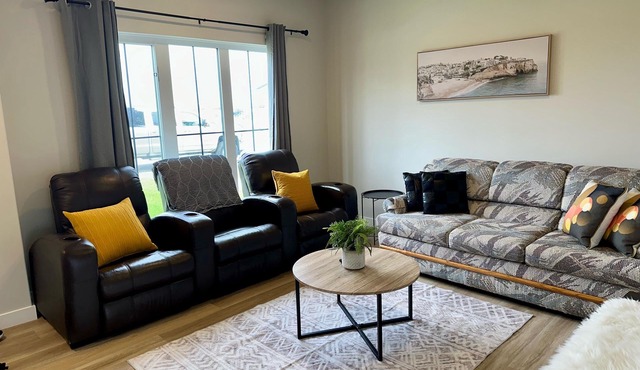 Luxury Townhome in Sylvan Lake