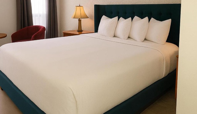 Maple Creek Motor Inn