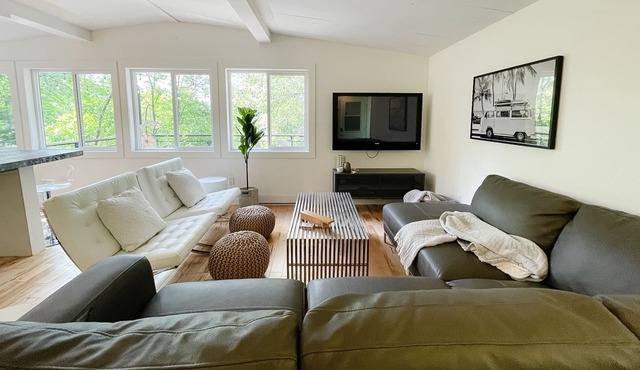 Meadowlark Cottage by Bowerbird Stays