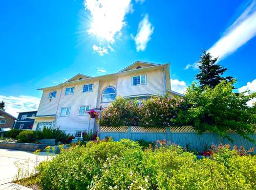 Midnight Sun Inn