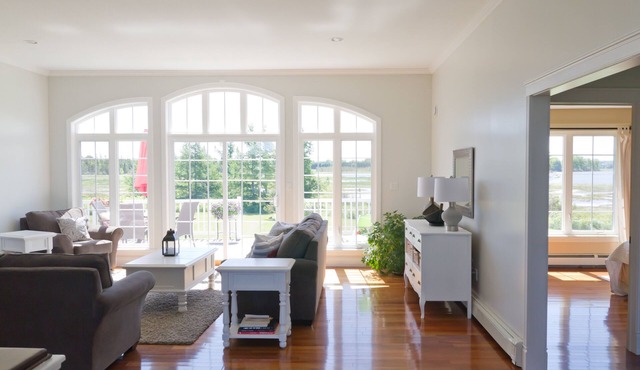 Minutes From Charlottetown, Surrounded by Water & Countryside