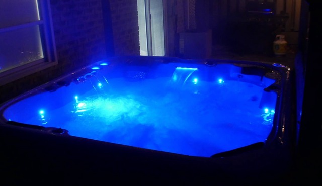 Modern Lower Level Apt w/ Hot Tub | City Escape