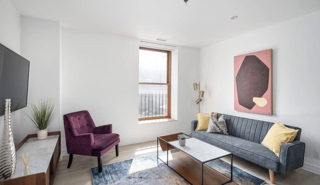 Modern 1 BR 1BA in center of Old Mtl | St Paul St