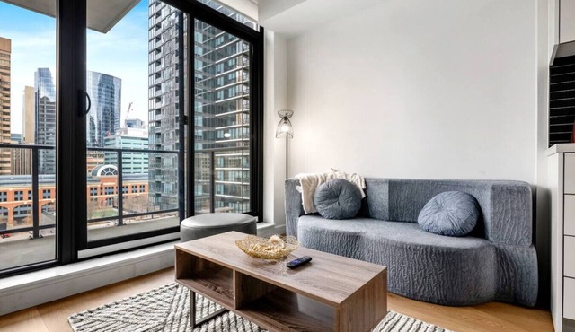 Modern 1BR City Escape w/Balcony near DT Calgary!