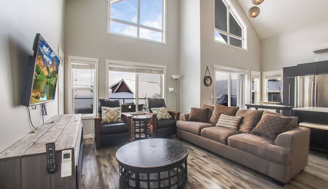 Modern 2 bedroom and Loft