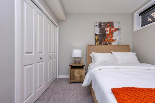 Modern 2BR Suite Near CTrain