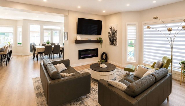 Modern 3BR - AC Lake Access 10 Min Spruce Meadows - Double Garage
