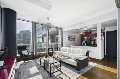 Modern Beltline Escape Sky-High Views DT Views