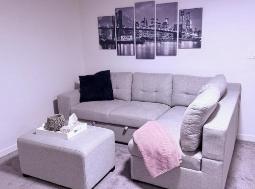 Modern BRAND NEW Guest Suite in Wolf Willow